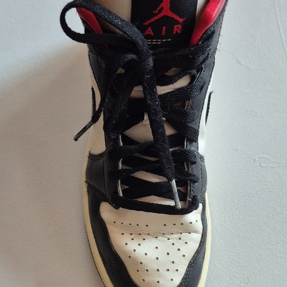 Pre-owned NIKE AirJordans Womens Athletic Tennis Shoes - Picture 6 of 15